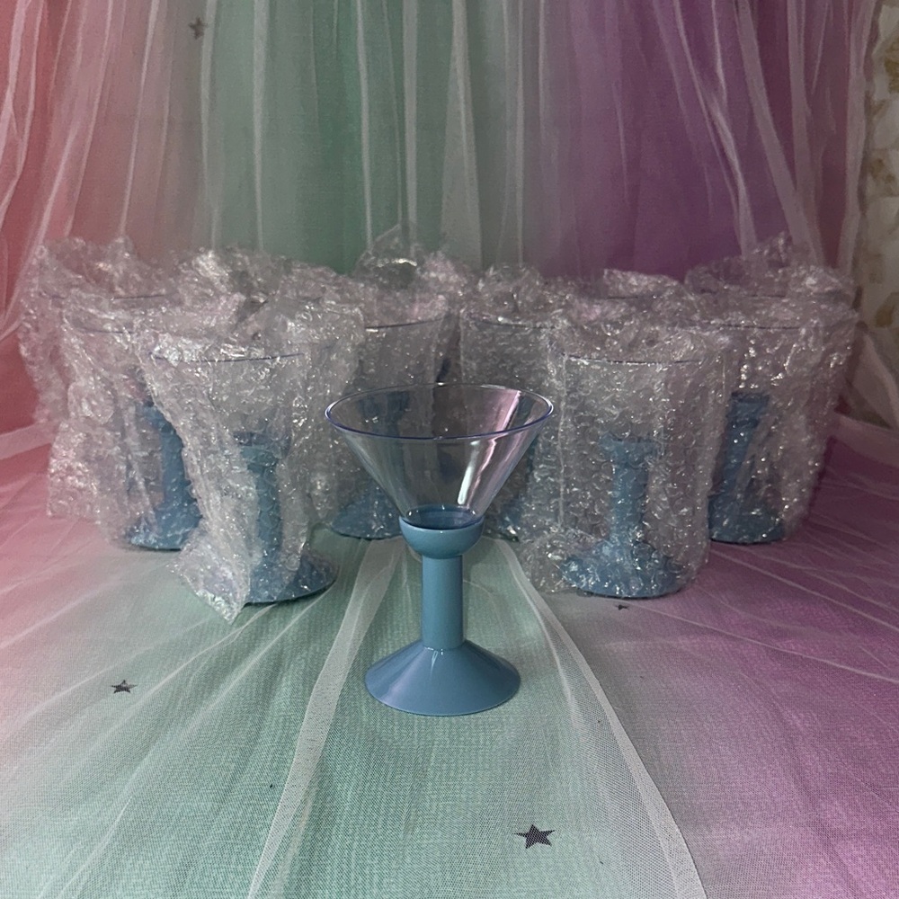 Disposable Light Blue Plastic Martini Glasses - Party Pack